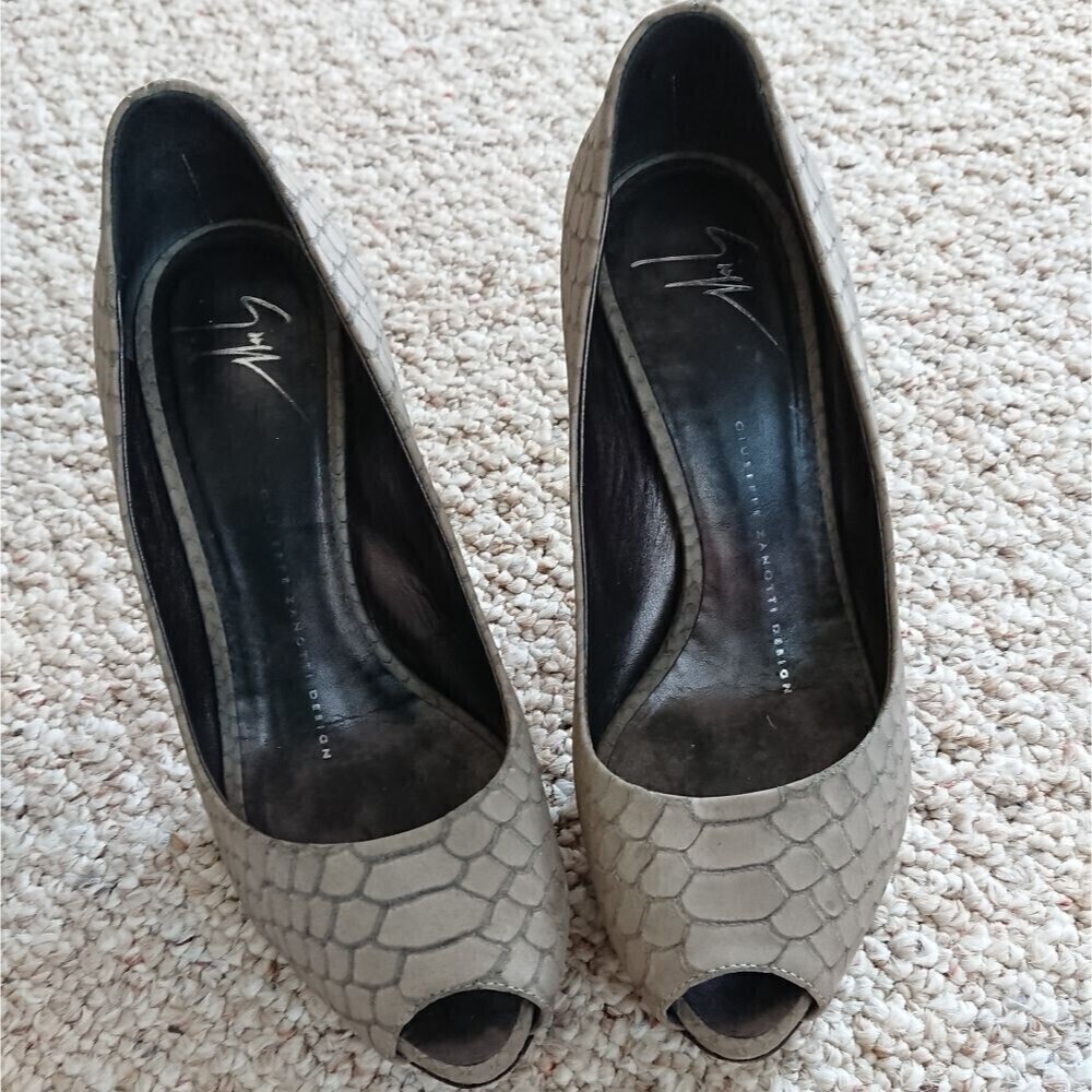 Giuseppe Zanotti gray Leather heels size 6